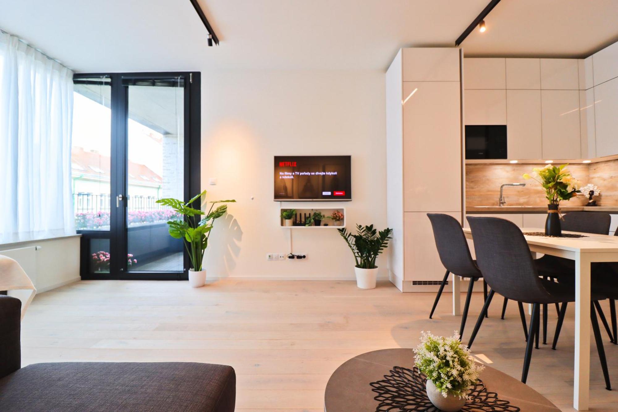 Sunny Apartment In Smichov, Prague 5 Ngoại thất bức ảnh
